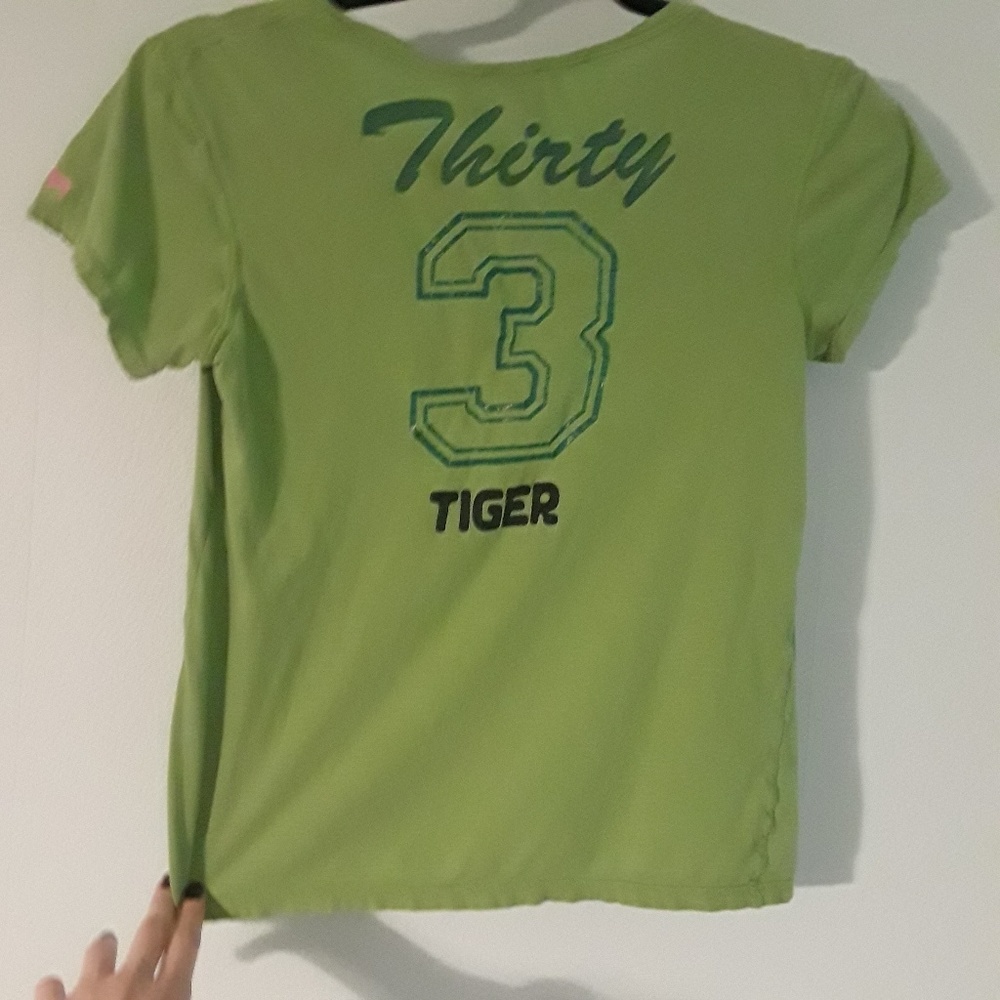 Cute Victoria's Secret Pink Tigers Tee M Green 💖